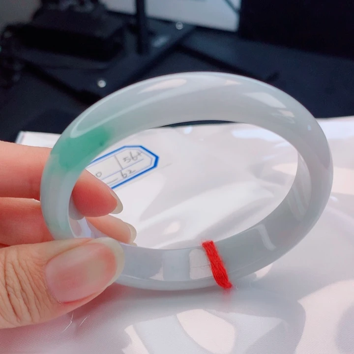 未镶嵌手镯（贵妃镯）翡翠57圈