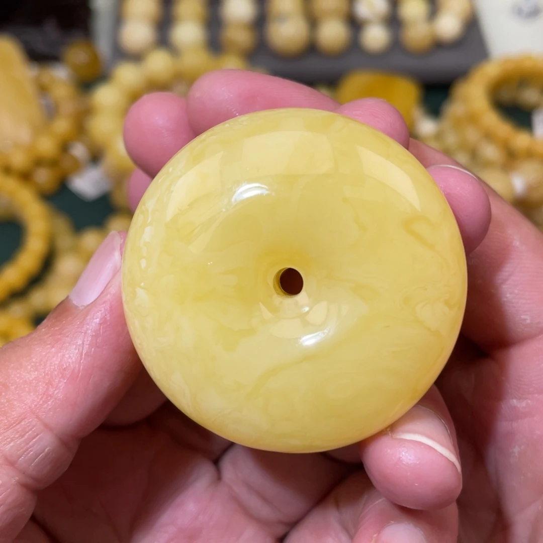 蜜蜡未镶嵌珠宝奇石30.4微瑕