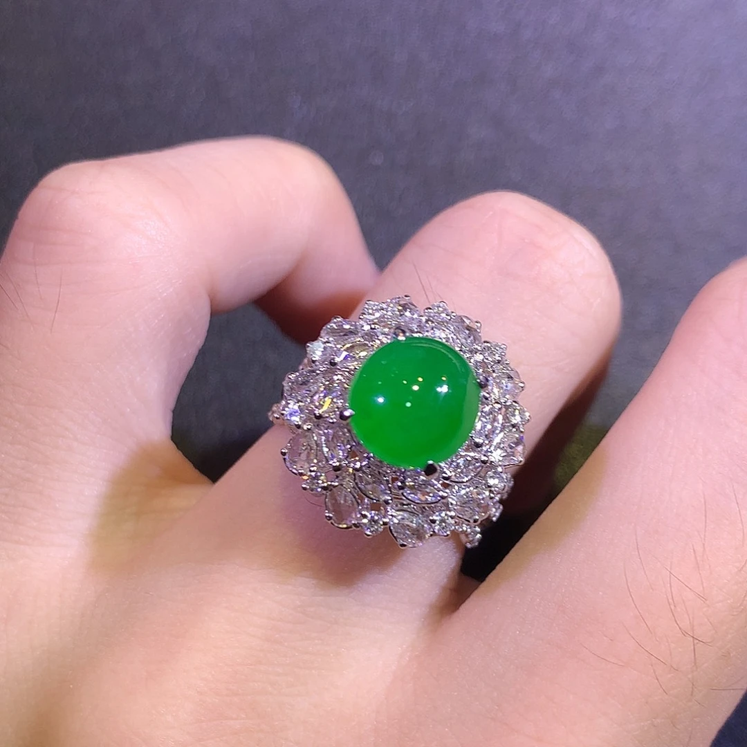 翡翠戒指18K金镶嵌满冰正阳绿蛋面戒指