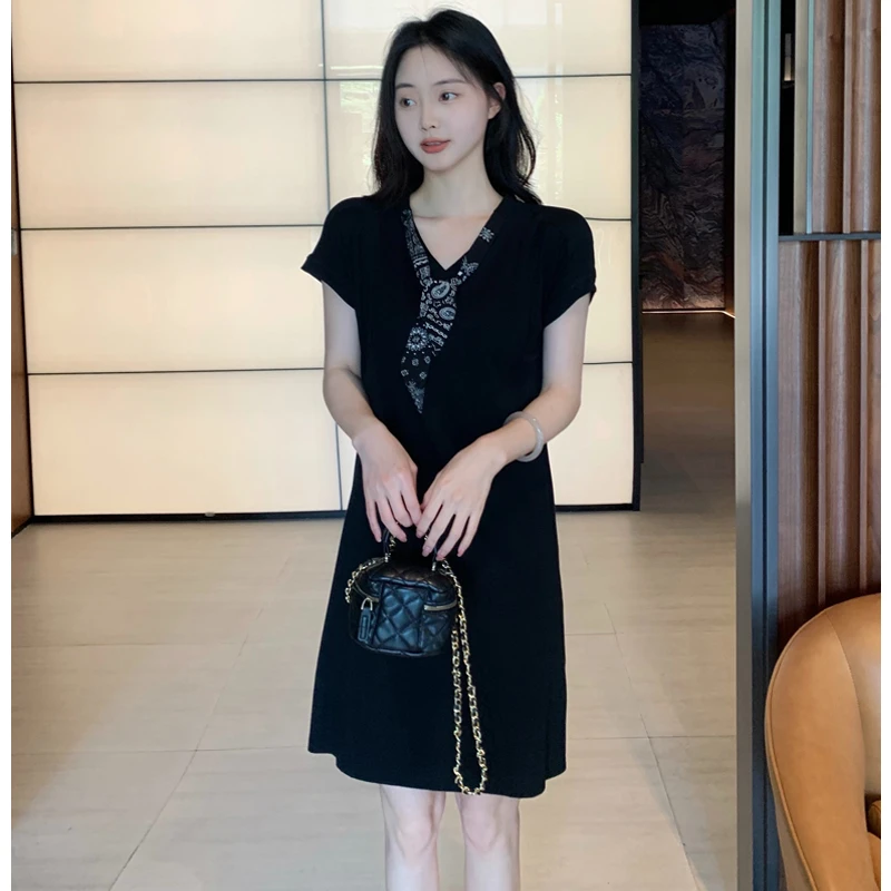 2025夏季新款设计感穿搭丝巾领时尚气质连衣裙显瘦收腰A字裙女901