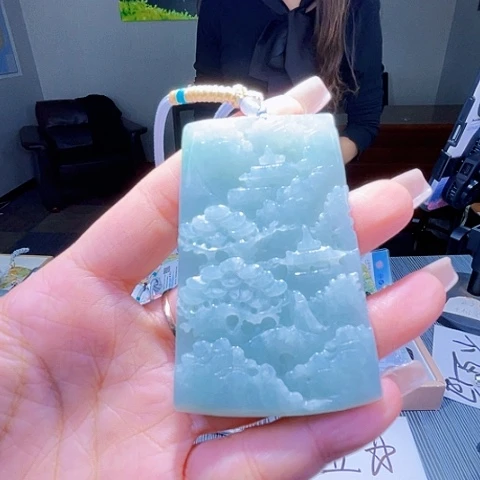 颈饰未镶嵌翡翠一个