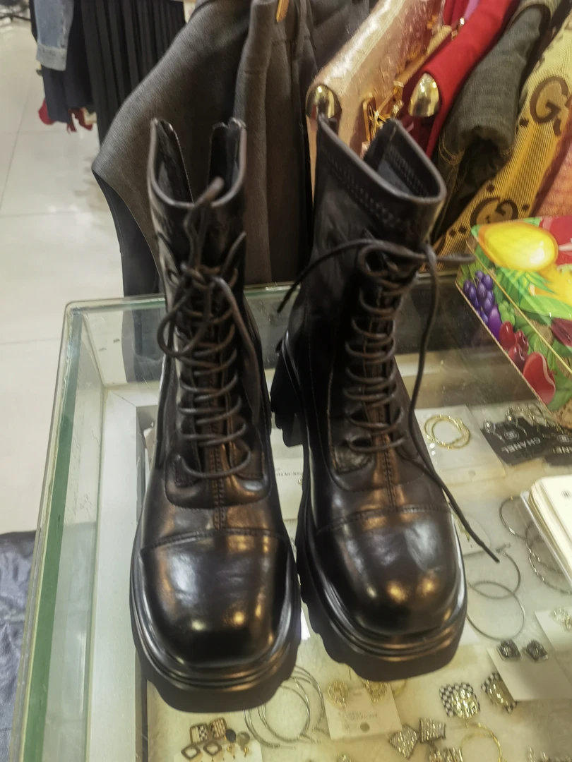 女休闲时尚中帮鞋