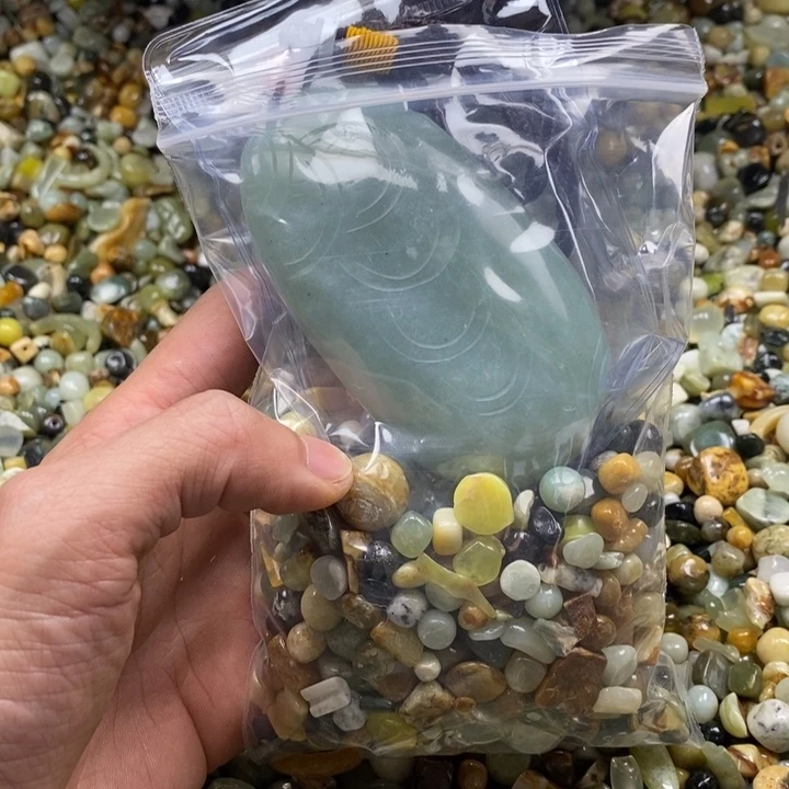 蛇纹石玉鱼缸石未镶嵌