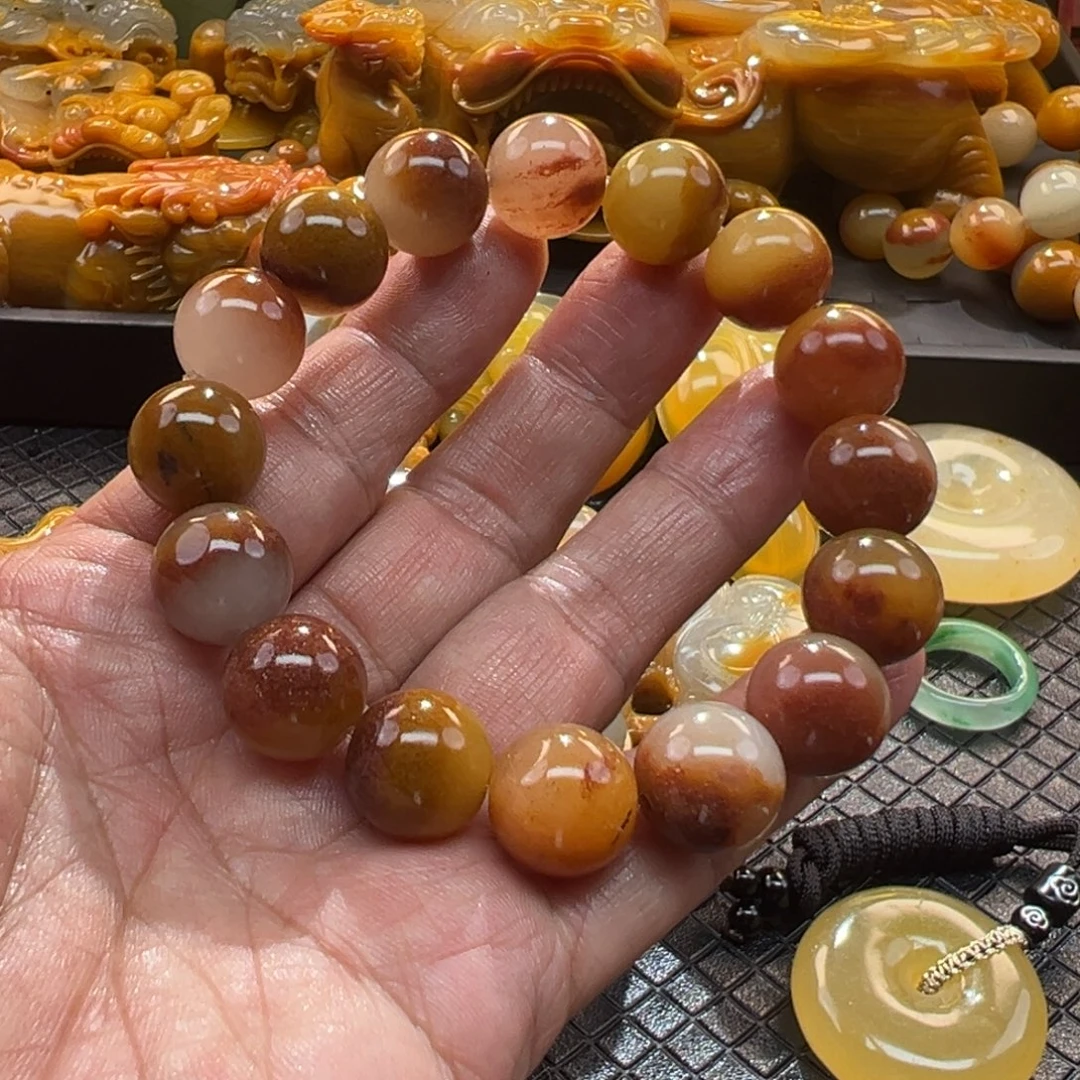 颈饰未镶嵌石英质玉