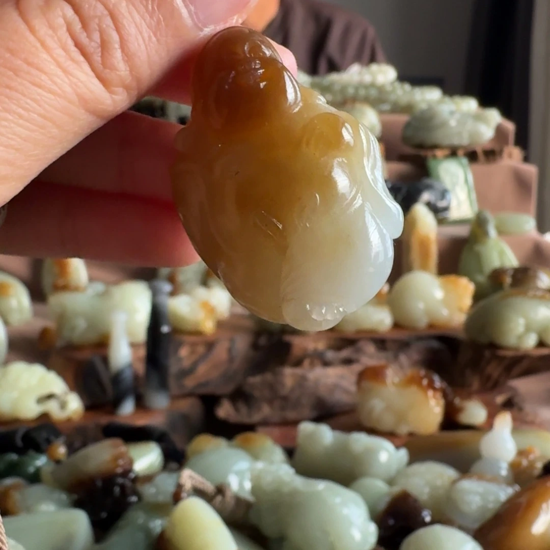 和田玉（糖玉）未镶嵌挂件