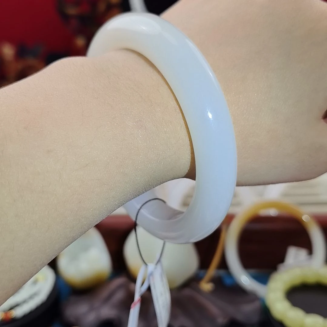 和田玉（白玉）未镶嵌手镯