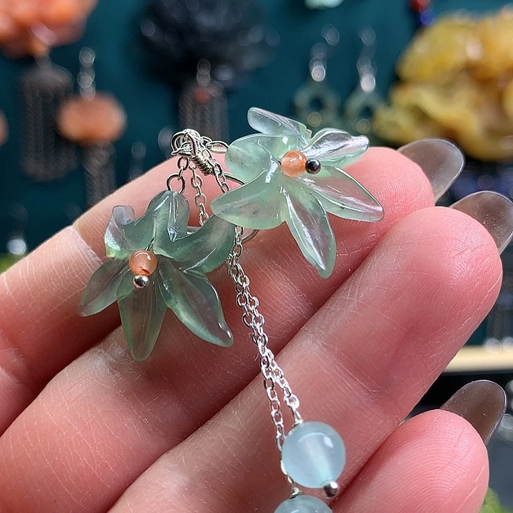 未镶嵌蛇纹石玉耳饰