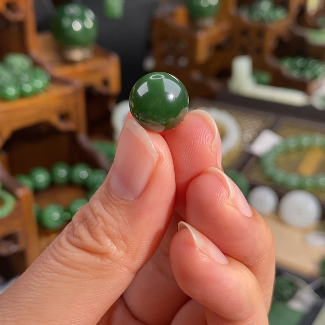 和田玉（碧玉）手链未镶嵌菠菜绿