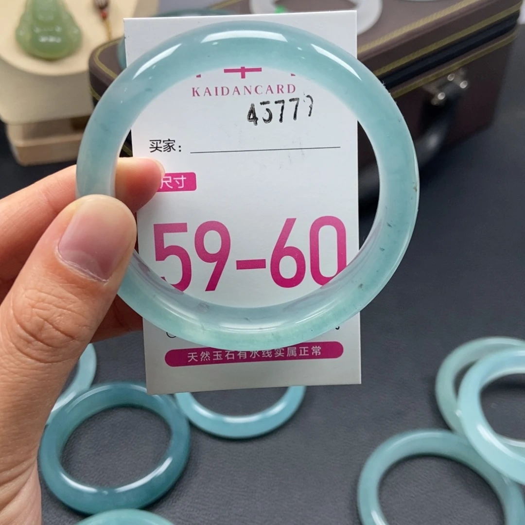 未镶嵌手镯石英质玉