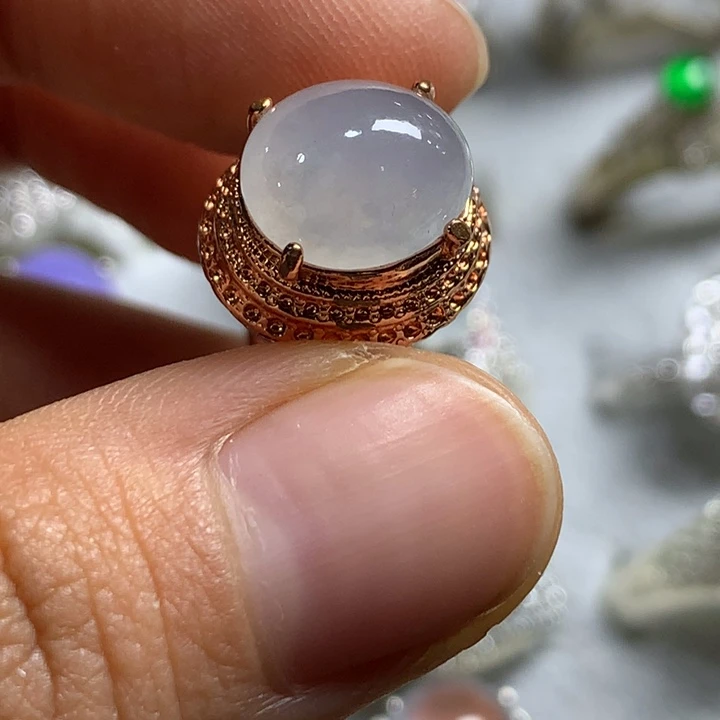 翡翠未镶嵌戒指铜托，卖裸石，需要二次镶嵌