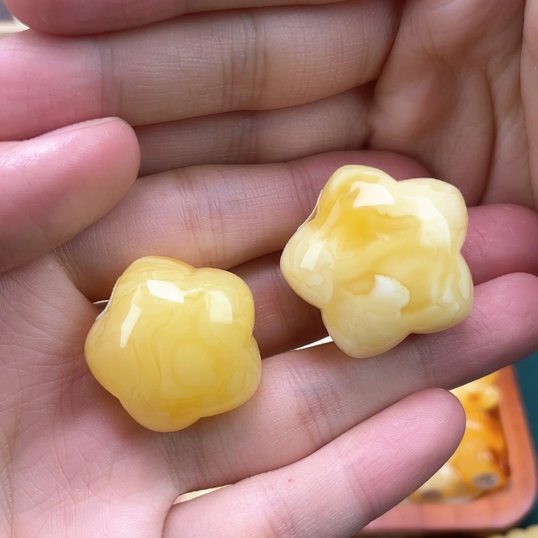 琥珀裸石未镶嵌糖***。蜜蜡