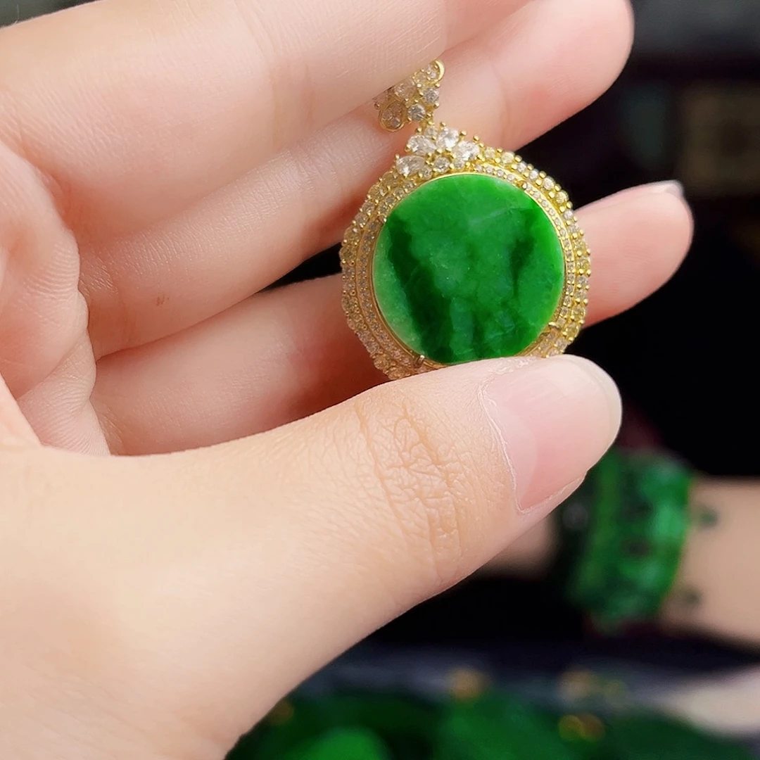 颈饰银S925镶嵌翡翠多样性