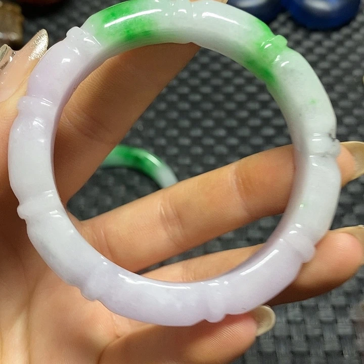 路***里龙脊菩提吊坠一个