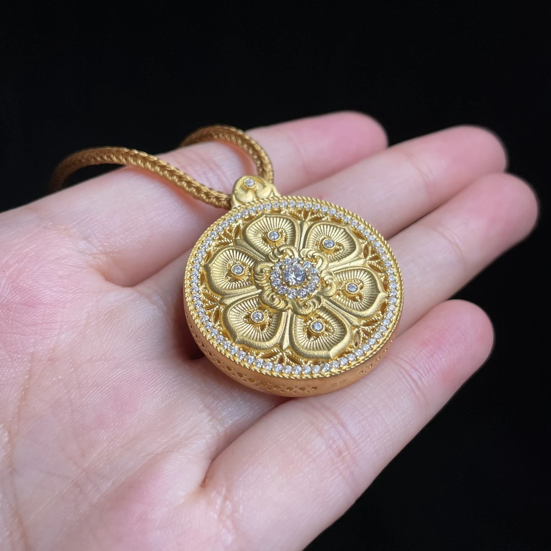 足银银制品 【玉总珠宝】足银圆牌六字真言吊坠 CAN3110051