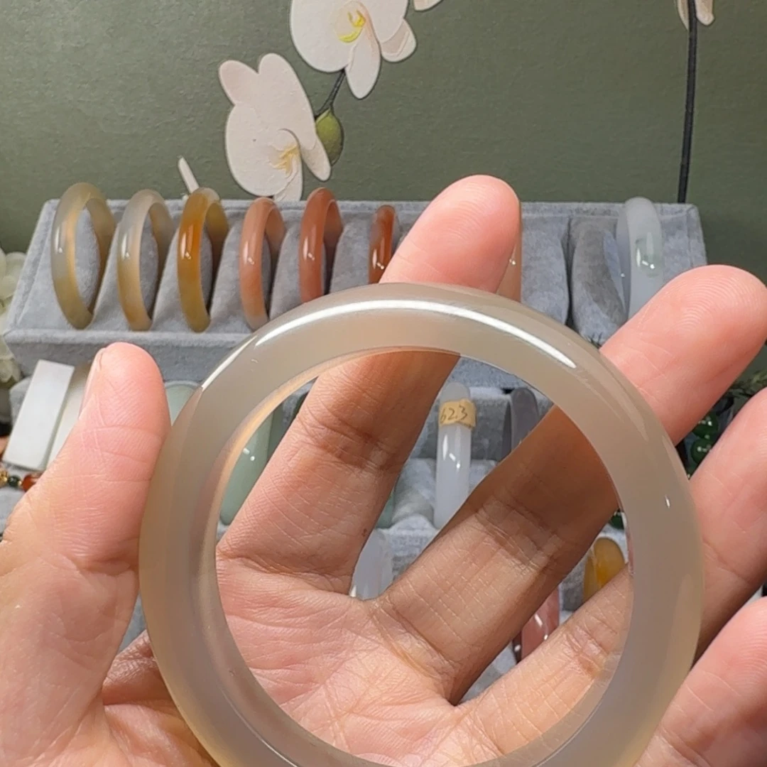 @***运玛瑙/玉髓未镶嵌手镯