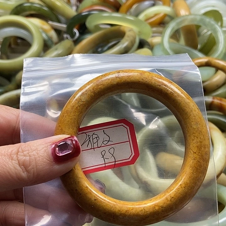 蛇纹石玉手镯未镶嵌雅*