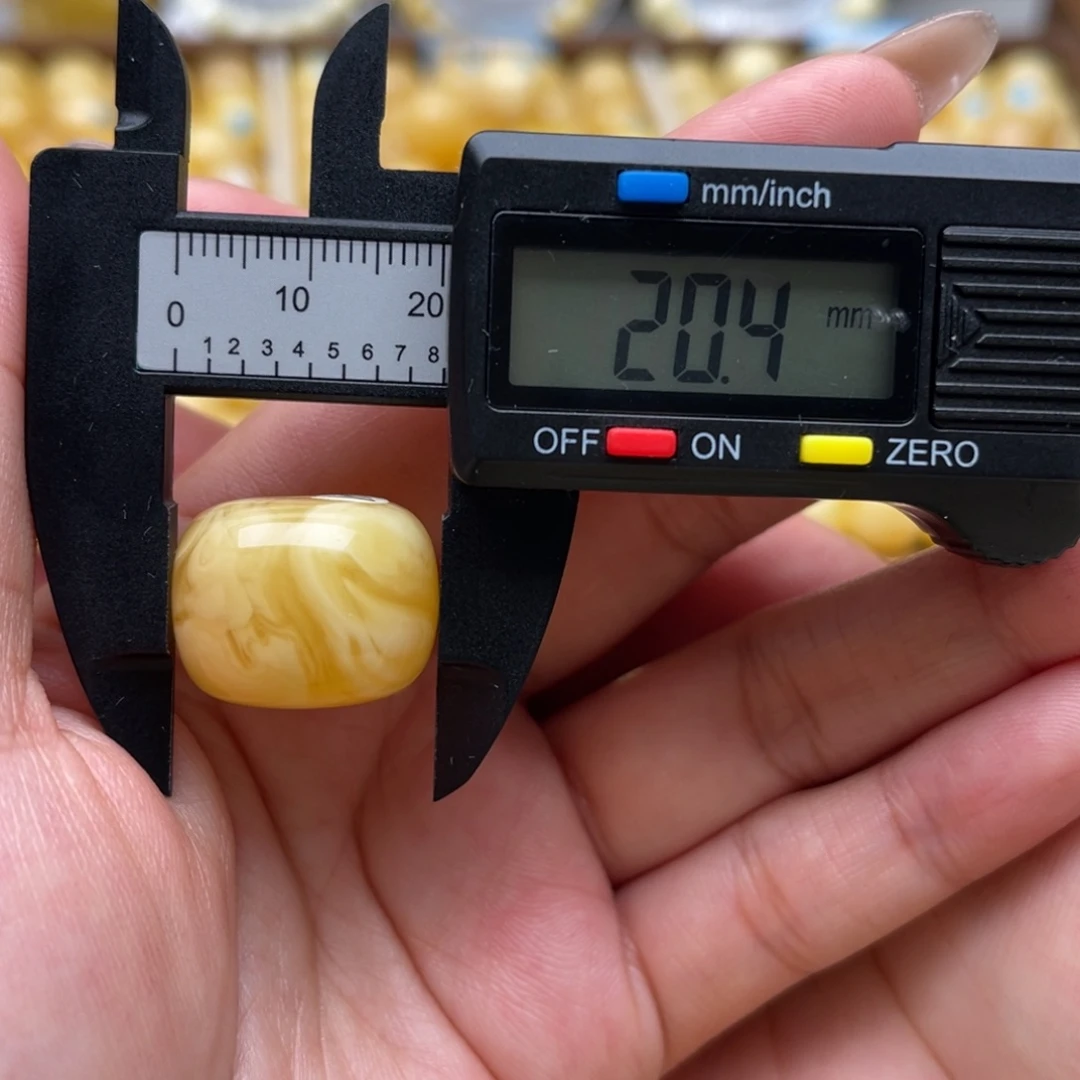 琥珀未镶嵌裸石蜜蜡墩子笑