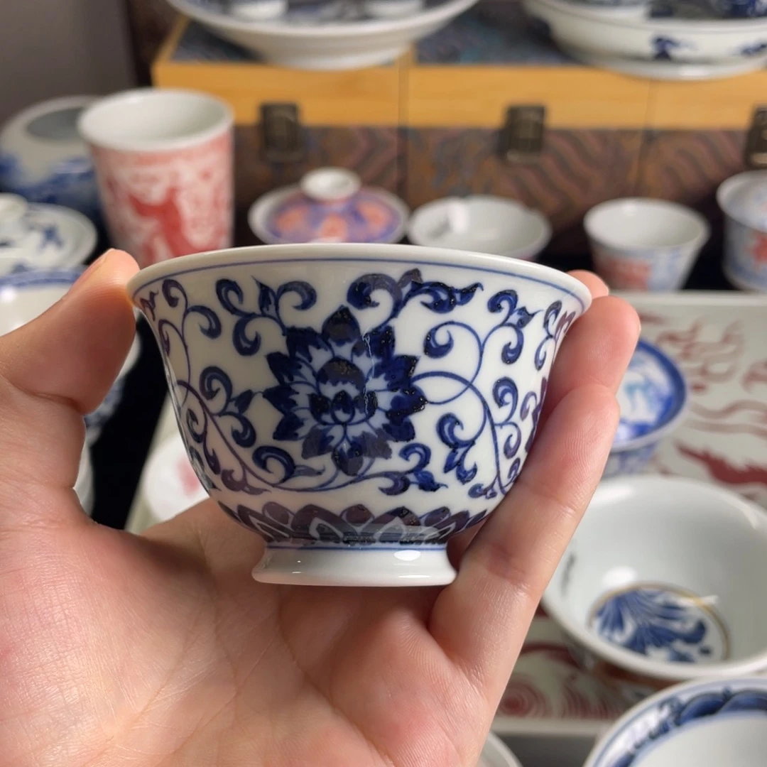11景德镇青花微瑕缠枝莲