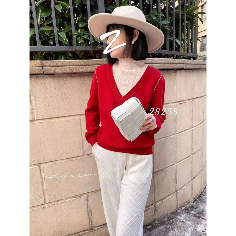 【思思精选】冬季新款V领百搭气质镂空提花针织衫S514#