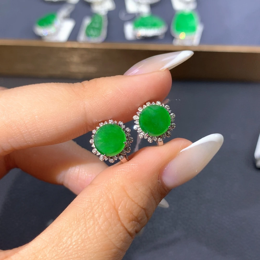 翡翠18K金镶嵌耳饰翡翠