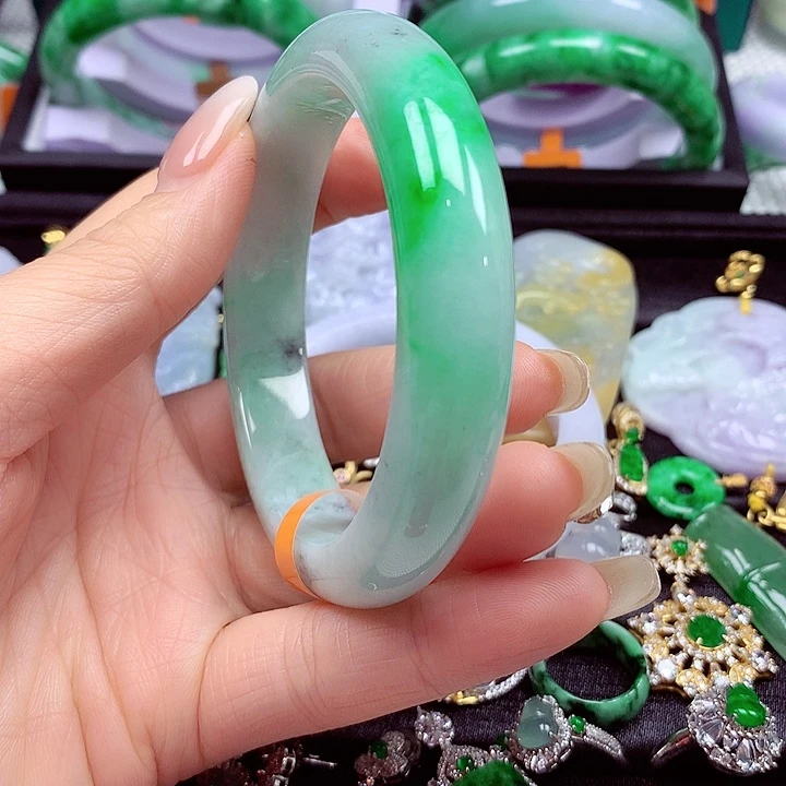 翡翠未镶嵌手镯翡翠