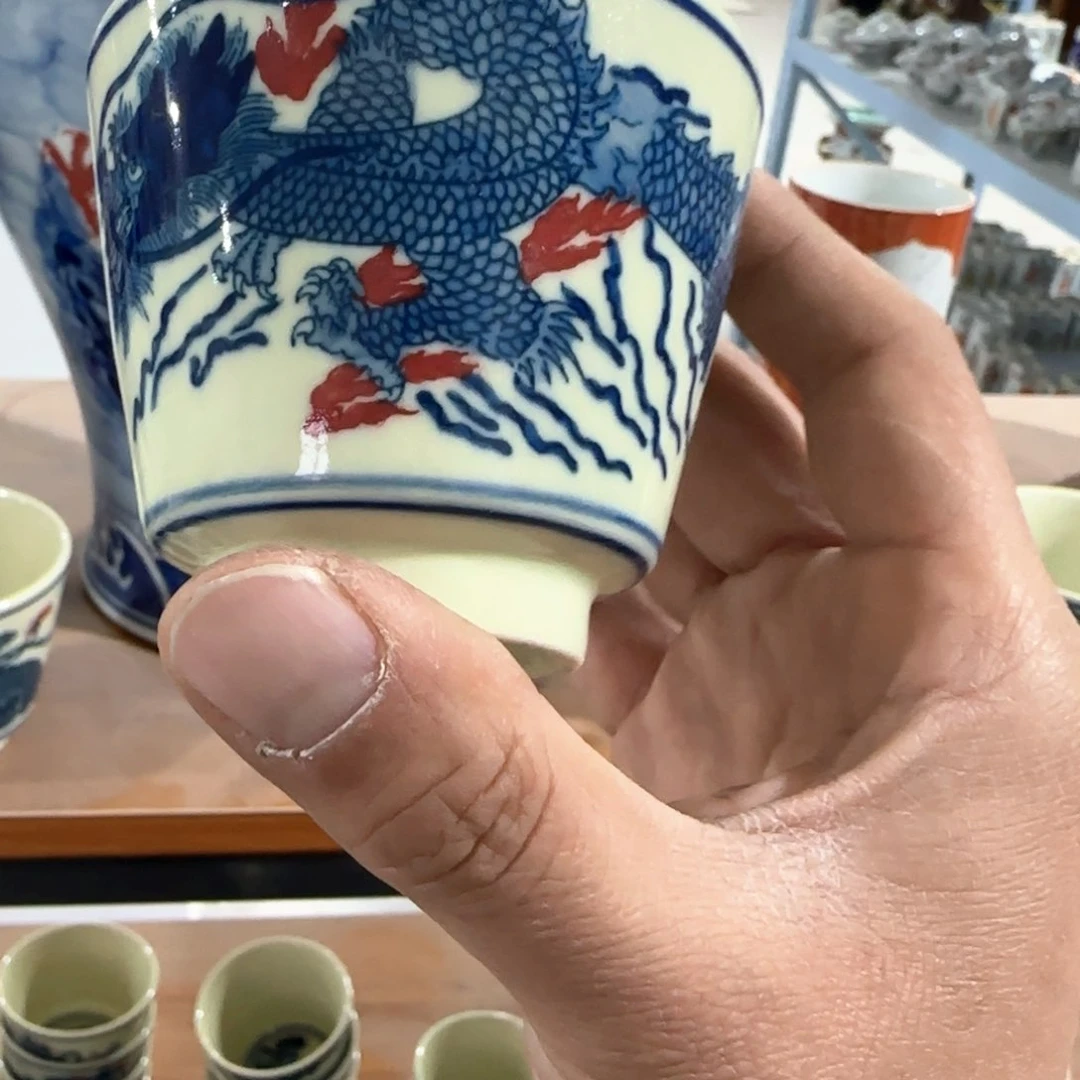 瓷片瓷器是在阿撸铁后开始出现后