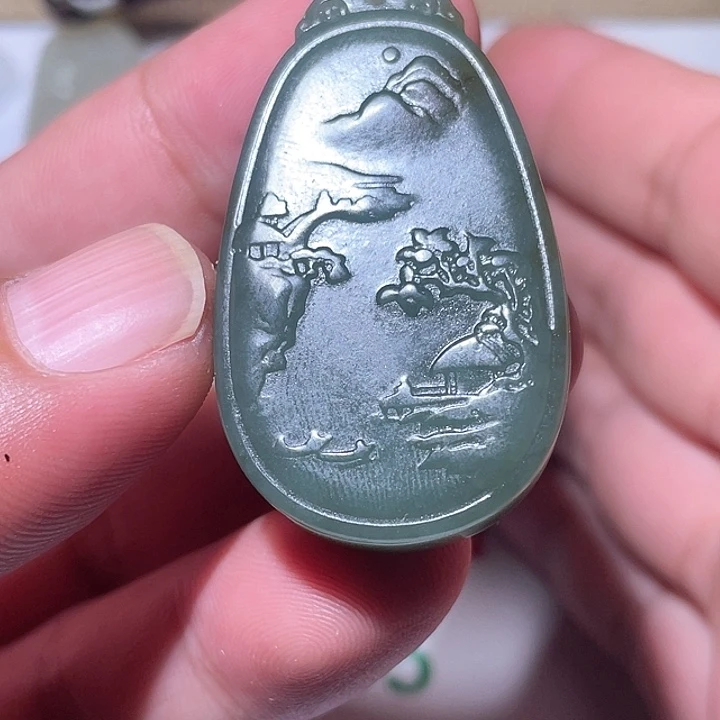 和田玉未镶嵌颈饰山水