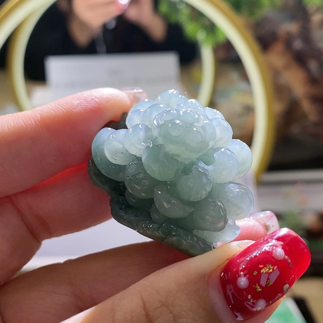 【闪购商品】翡翠颈饰未镶嵌花