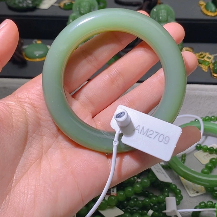 和田玉（碧玉）未镶嵌手镯