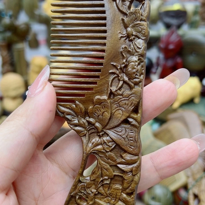 一***妤维腊木（绿檀）木梳