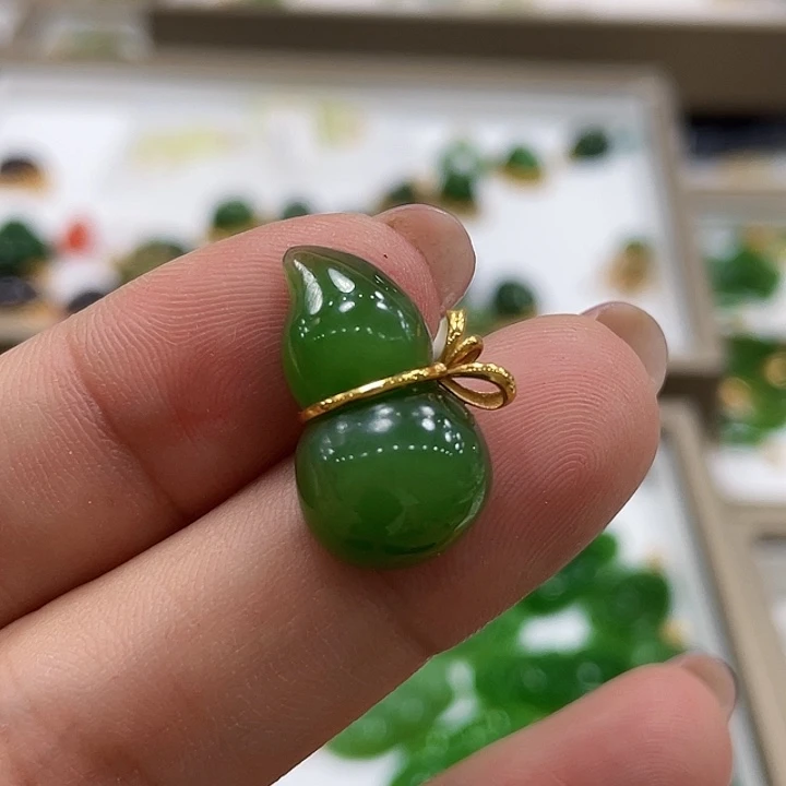 和田玉（碧玉）18K金镶嵌颈饰