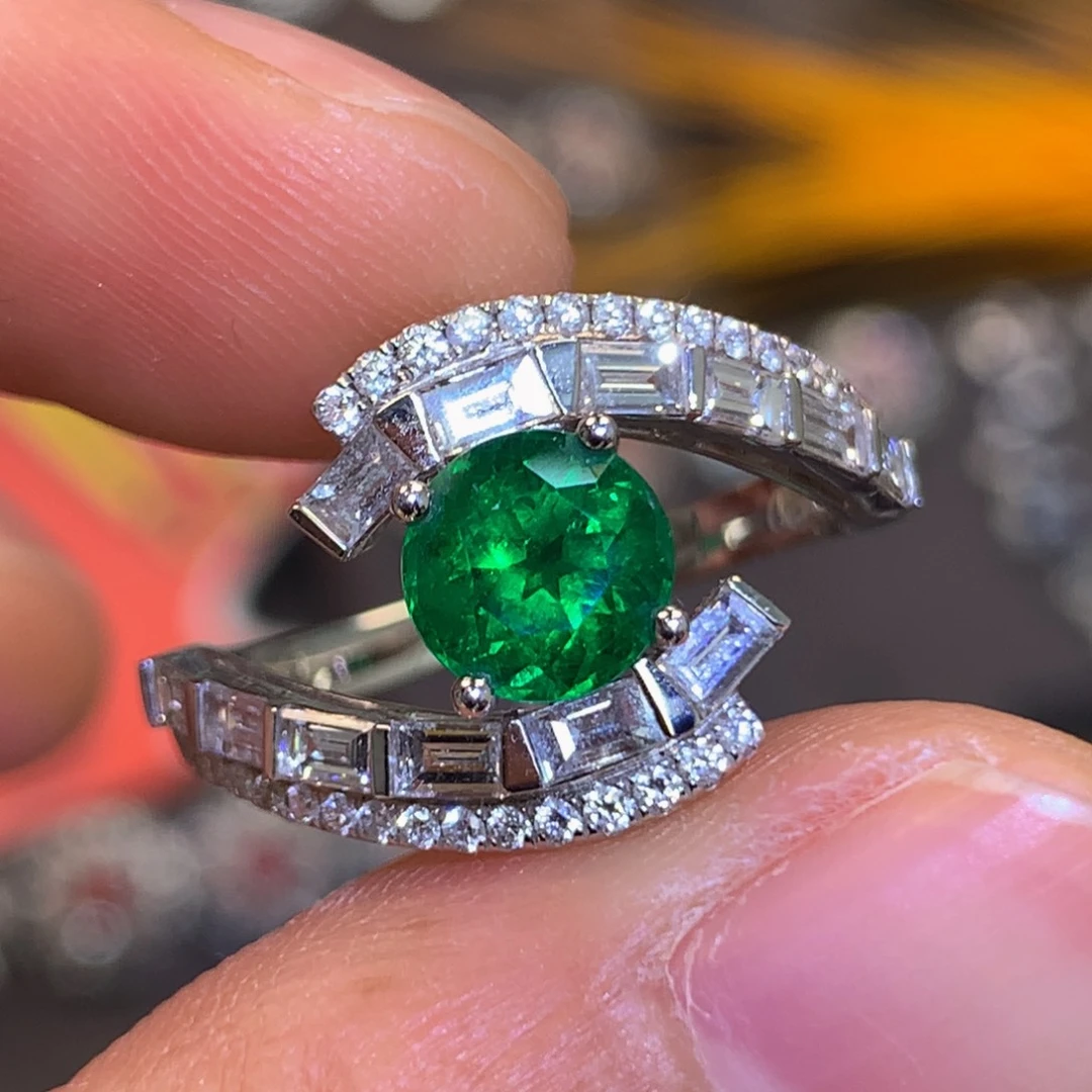 戒指18K金镶嵌祖母绿0.97ct潘潘沃顿吉尔德