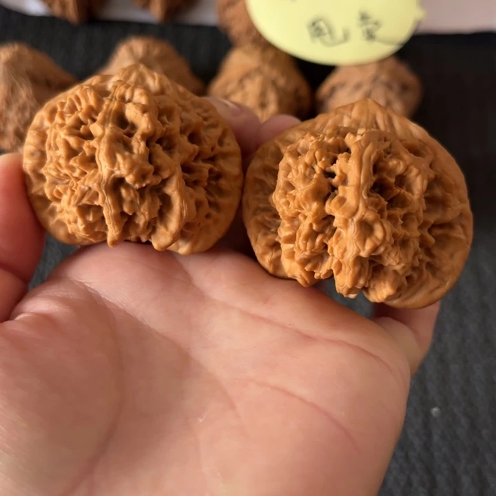 吊坠文玩核桃龙脊