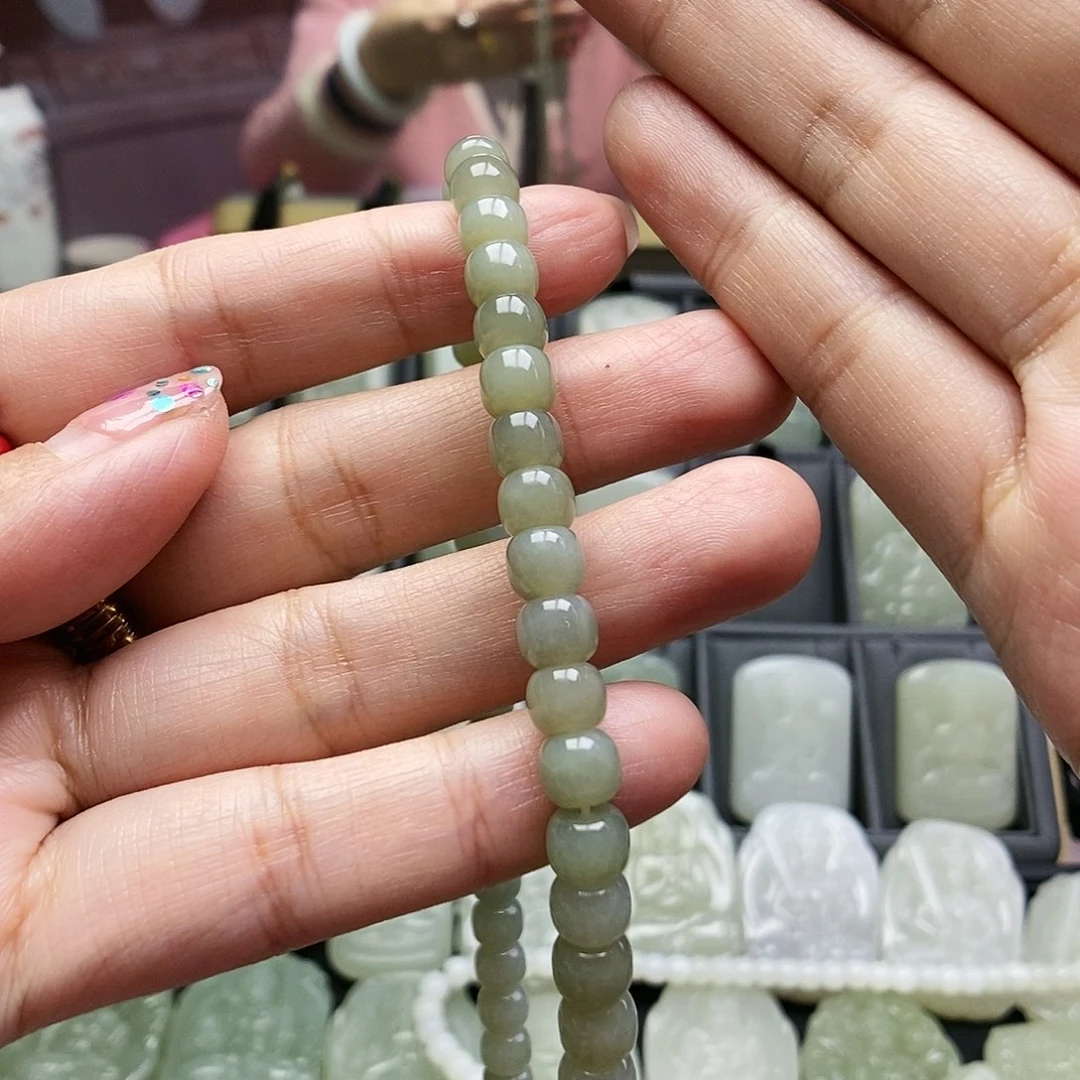 和田玉颈饰未镶嵌绿*姐