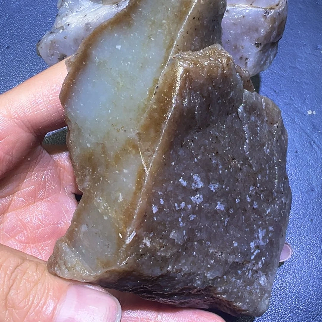 和田玉（翠青玉）未镶嵌珠宝半成品