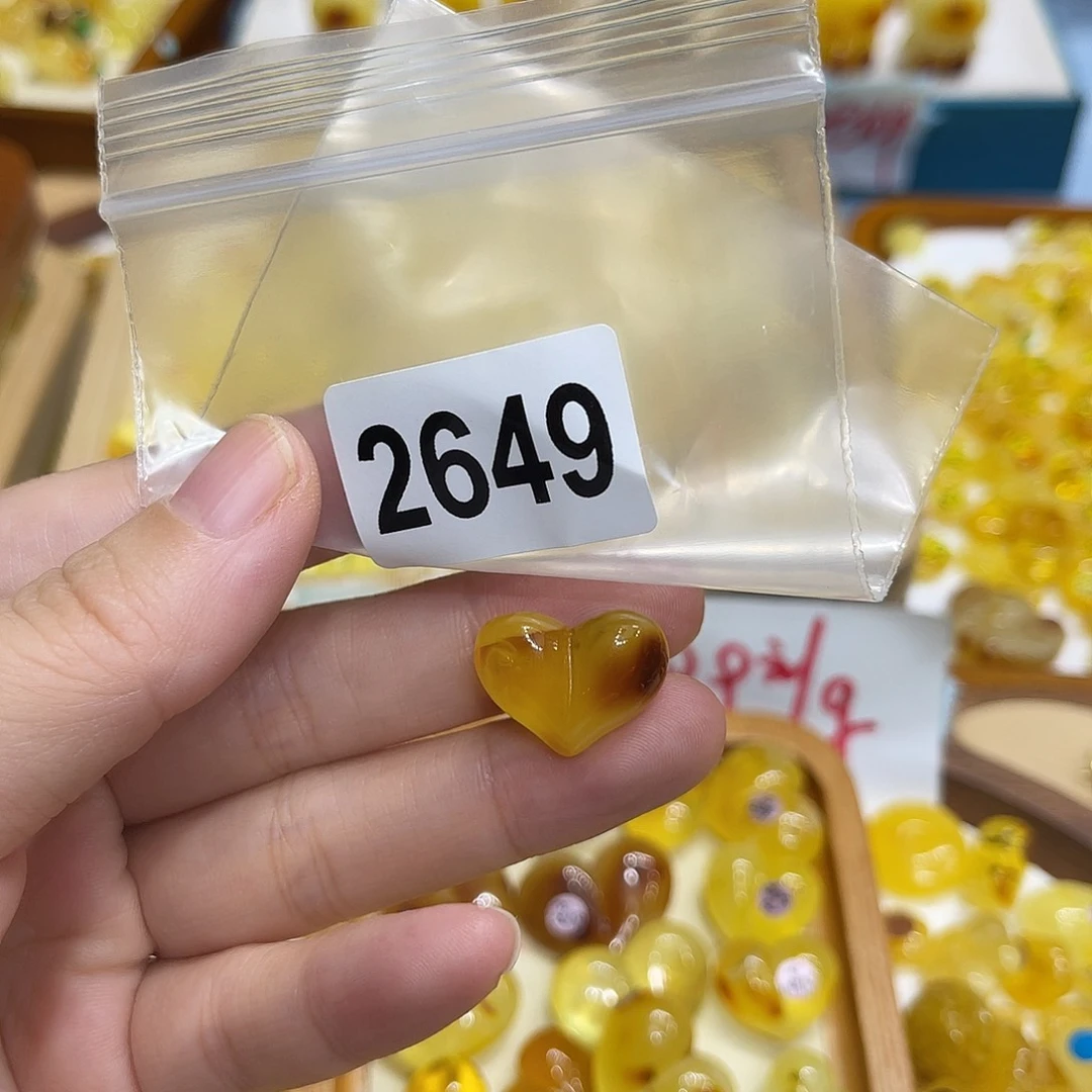 琥珀未镶嵌珠宝奇石