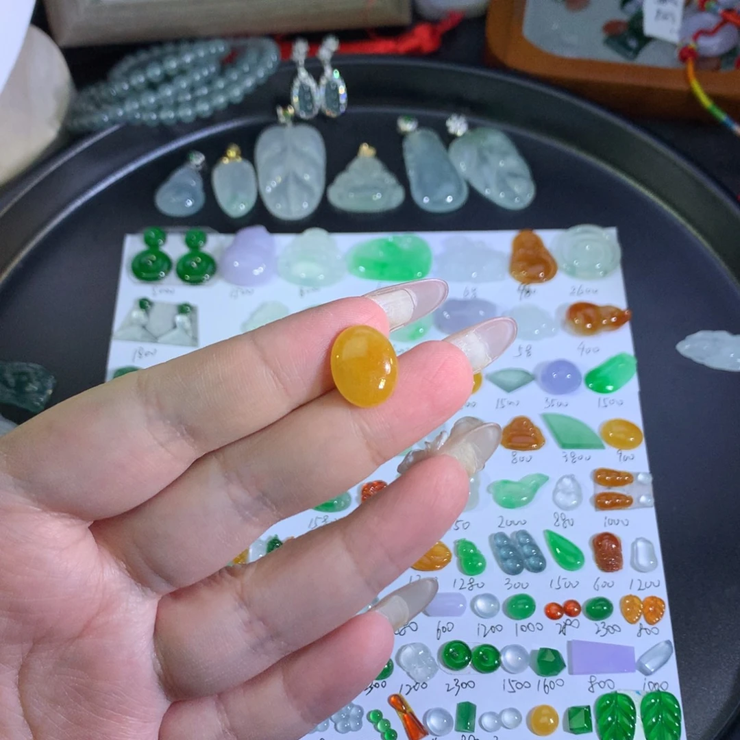 翡翠未镶嵌吊坠(不含链)黄蛋