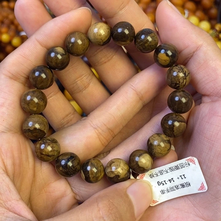 未镶嵌琥珀珠宝奇石