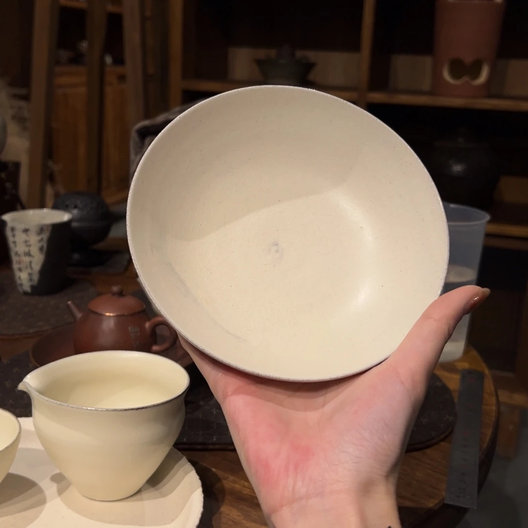 摆件陶瓷，。      陶瓷。