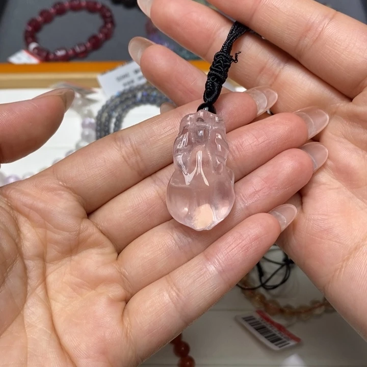 未镶嵌颈饰水晶吊坠