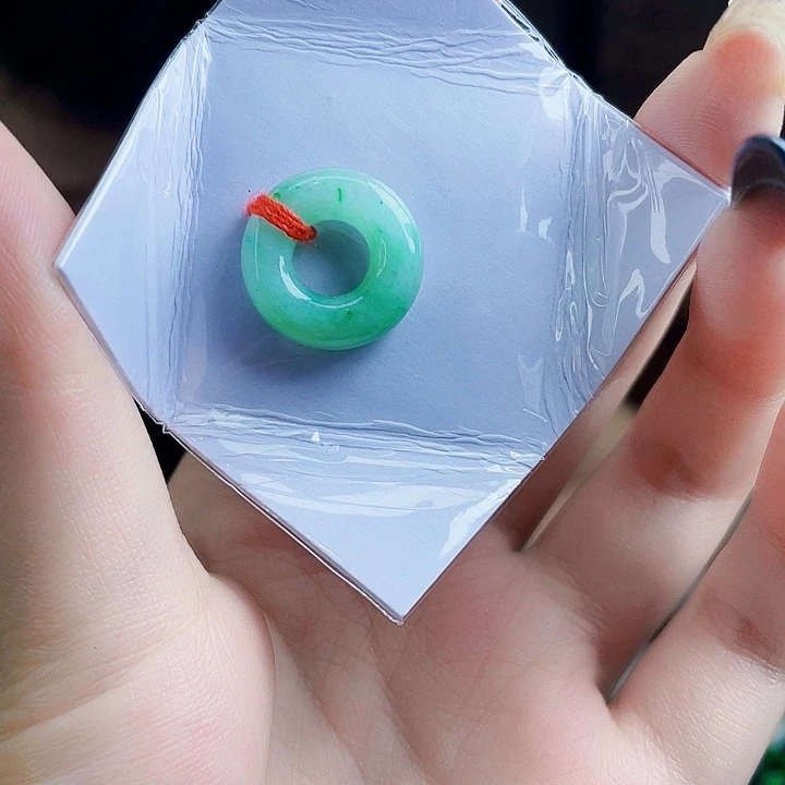 颈饰未镶嵌翡翠多样性