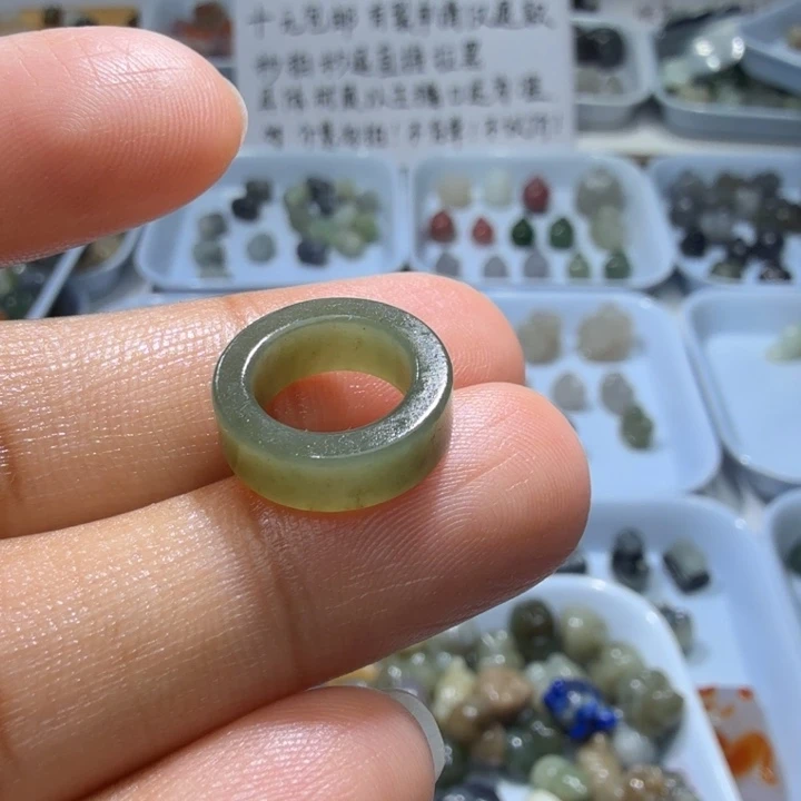 和田玉未镶嵌珠宝半成品