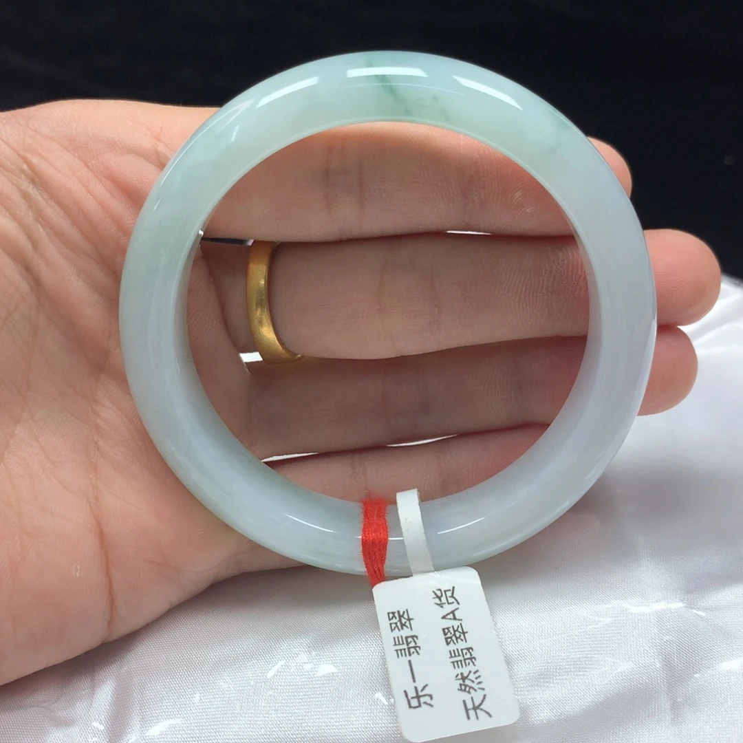 翡翠未镶嵌手镯（圆镯）56.3