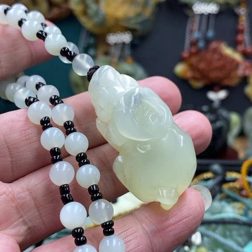 【闪购商品】蛇纹石玉未镶嵌吊坠