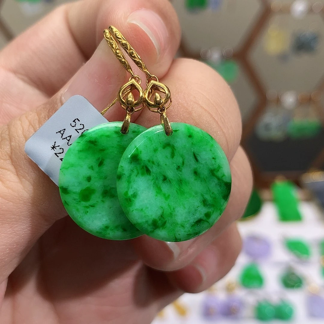 18K金镶嵌翡翠耳饰天然翡翠耳饰