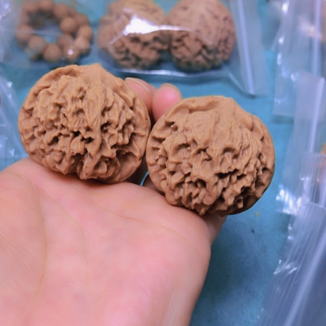 【闪购商品】摆件核桃40皇冠狮子头全品