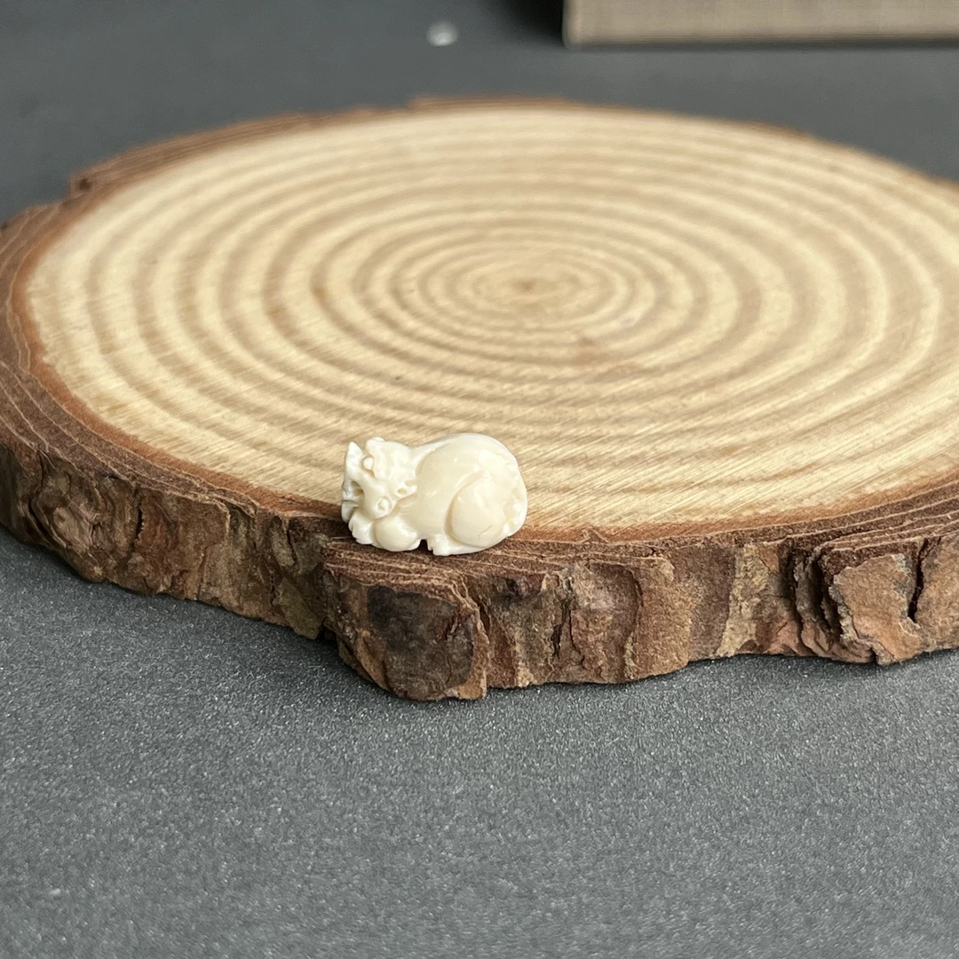 猛犸牙小貔貅路路通约12.8*8.8*7.5mm