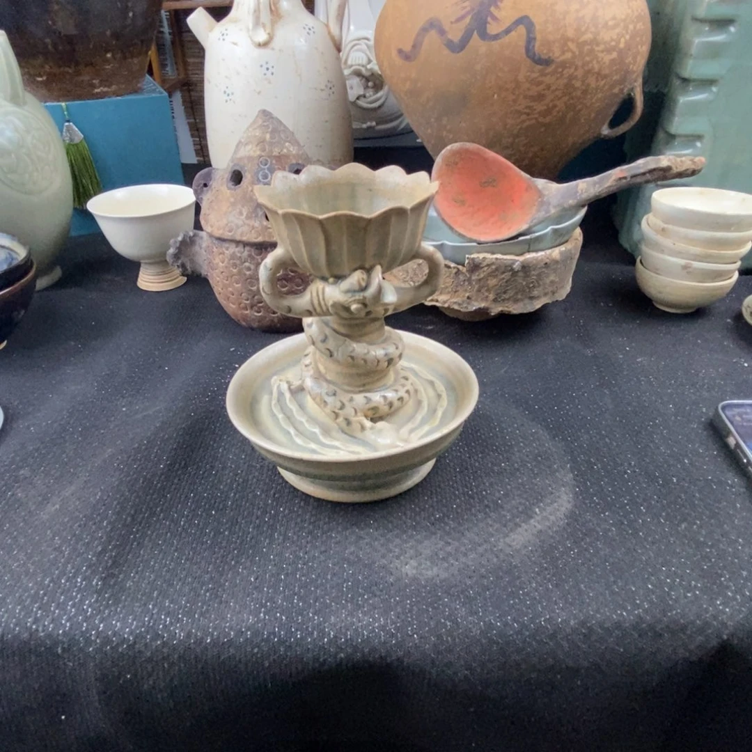 摆件越窑的一个油灯