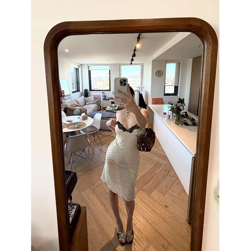 纯欲风气质辣妹性感修身吊带连衣裙夏季收腰百搭蕾丝拼接休闲短裙