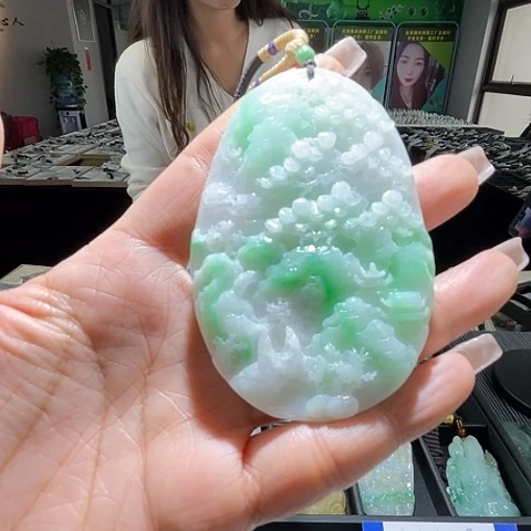 颈饰未镶嵌翡翠一个
